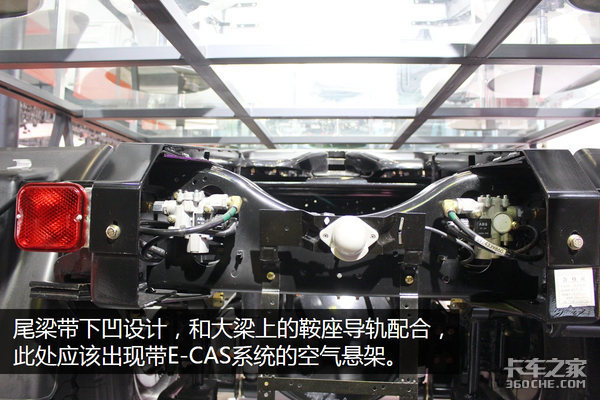 仅420马力的16升机器 庆铃巨咖4x2牵引车详解