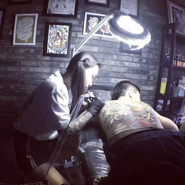 粉絲投稿｜讓你們苦等的紋身店推薦終于來(lái)了，想紋身的你快戳
