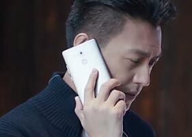 《欢乐颂2》刘涛蒋欣手机大变化，都是国产某品牌，你发现了吗？