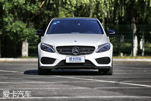 给奋斗的你一个奖励 测奔驰C200 4MATIC