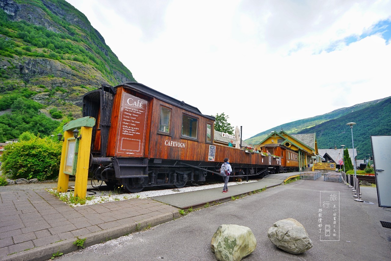 山峦、草地、小木屋，峡湾小镇，我此生见过最壮丽的风景｜挪威