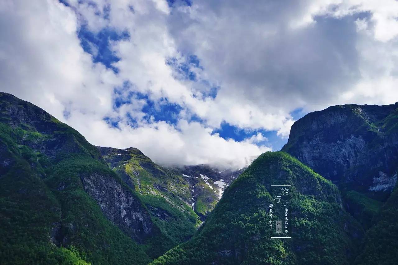 山峦、草地、小木屋，峡湾小镇，我此生见过最壮丽的风景｜挪威