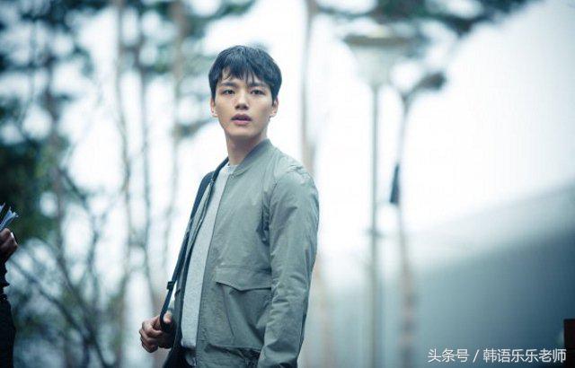 最新tvN韩国电视剧推荐《连接的两个世界》
