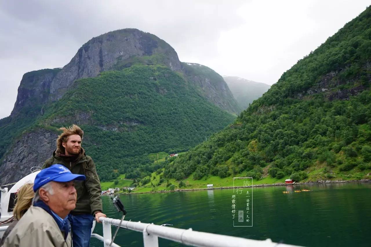 山峦、草地、小木屋，峡湾小镇，我此生见过最壮丽的风景｜挪威