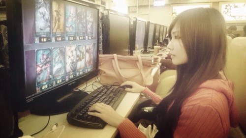 厂长推荐：女生玩LOL上分必选寡妇刺客套路
