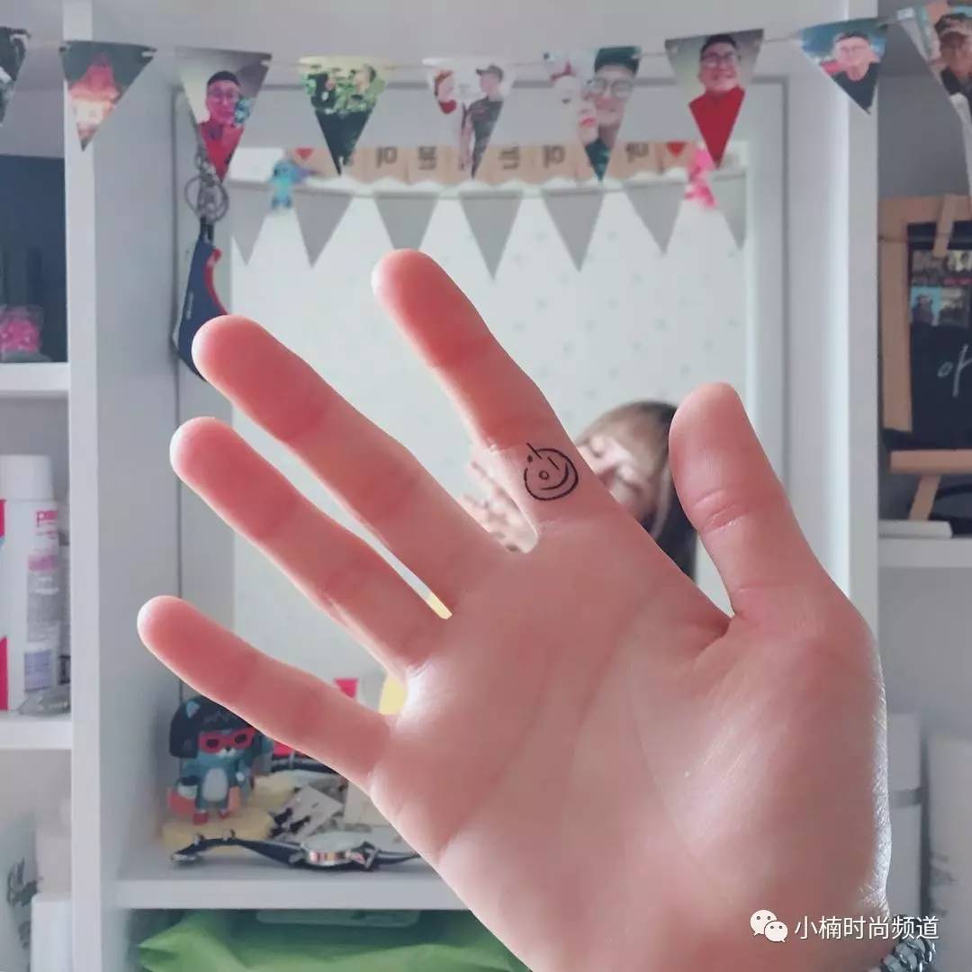 超适合偷偷刺的11款「指头刺青」！简单又有韵味！