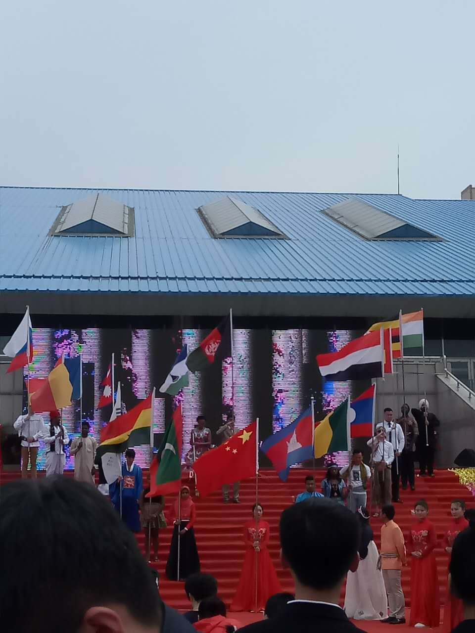 有留学生的学校就是好：办个文化节各国风情都有