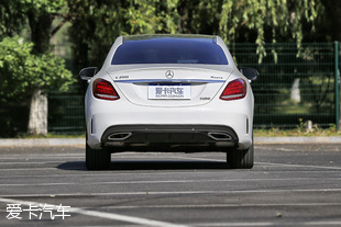 给奋斗的你一个奖励 测奔驰C200 4MATIC