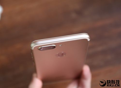 2599元！金立S10体验评测：全球首款四摄像头手机