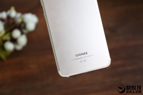 2599元！金立S10体验评测：全球首款四摄像头手机