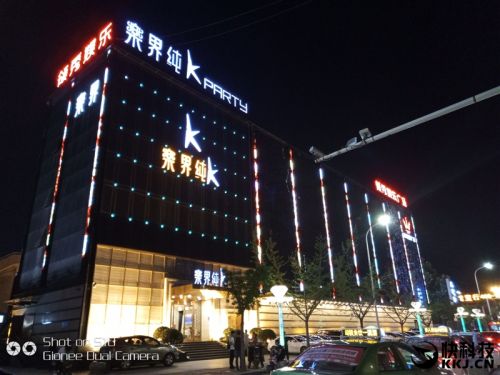 2599元！金立S10体验评测：全球首款四摄像头手机