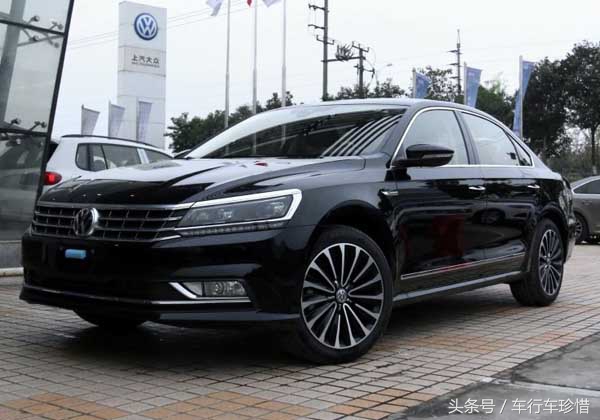 奥迪A4入门对比帕萨特旗舰，密集恐惧症者慎看配置