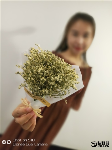 2599元！金立S10体验评测：全球首款四摄像头手机