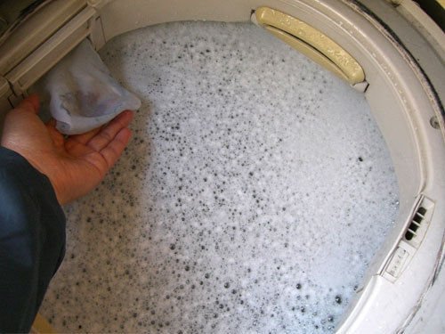 洗衣机用久极易滋生细菌 轻松清洗我有办法！