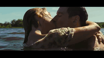 热恋情侣来湖边甜蜜野营，偶遇丧心病狂熊孩子惨遭虐杀！