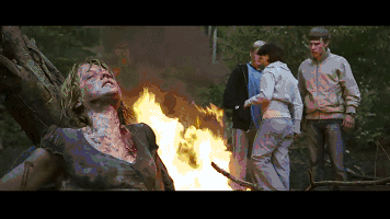 热恋情侣来湖边甜蜜野营，偶遇丧心病狂熊孩子惨遭虐杀！