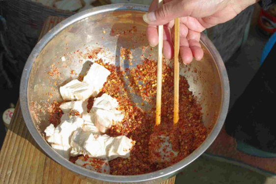 沒有稻草怎麼做黴豆腐 黴豆腐有黑斑可以吃嗎