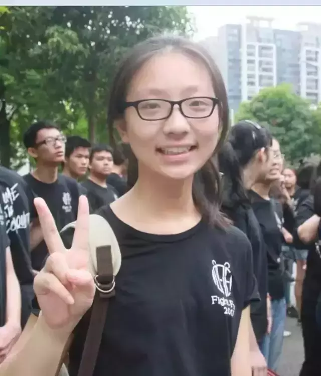 2017各省高考状元出炉，广西状元竟然是个萌妹子