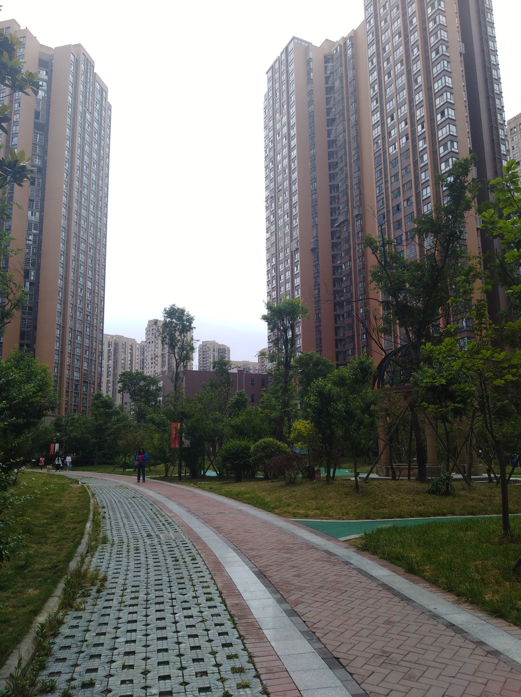 华为新出的千元机畅享7 Plus如何，除了纸面上的参数，实际拍照表现如何，看样张说话