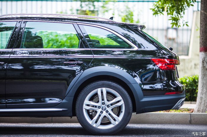 40万放弃奔驰C旅 选择灯厂奥迪A4 allroad 中控完美油耗烧钱
