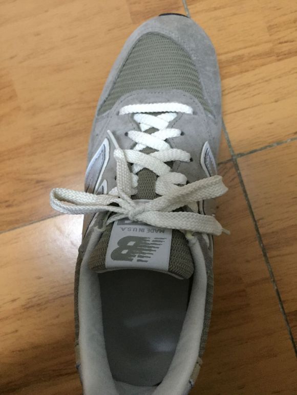 鞋子的鞋舌总是乱歪,让小编告诉你该怎么做