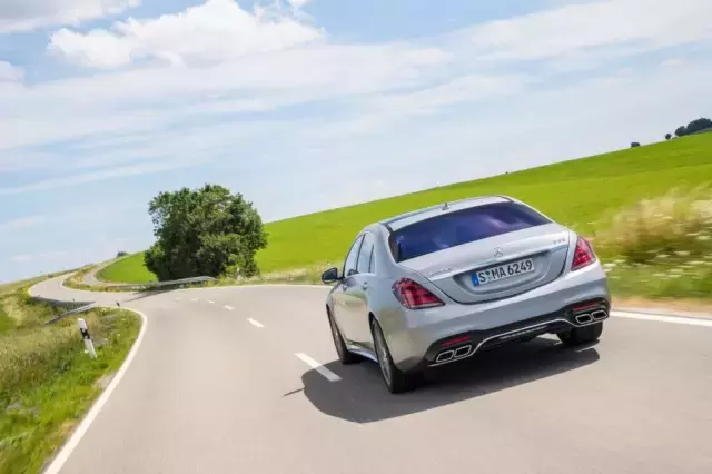 奔驰全新AMG S 63全球首试——3.5s破百，实力变态的强大