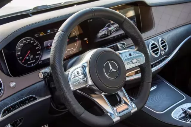 奔驰全新AMG S 63全球首试——3.5s破百，实力变态的强大