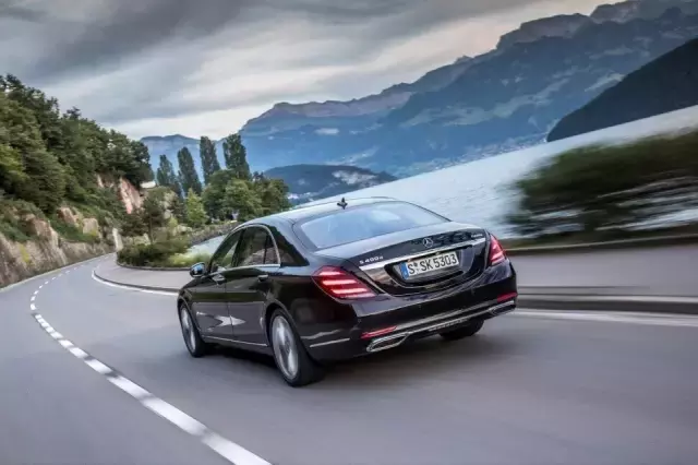 奔驰全新AMG S 63全球首试——3.5s破百，实力变态的强大