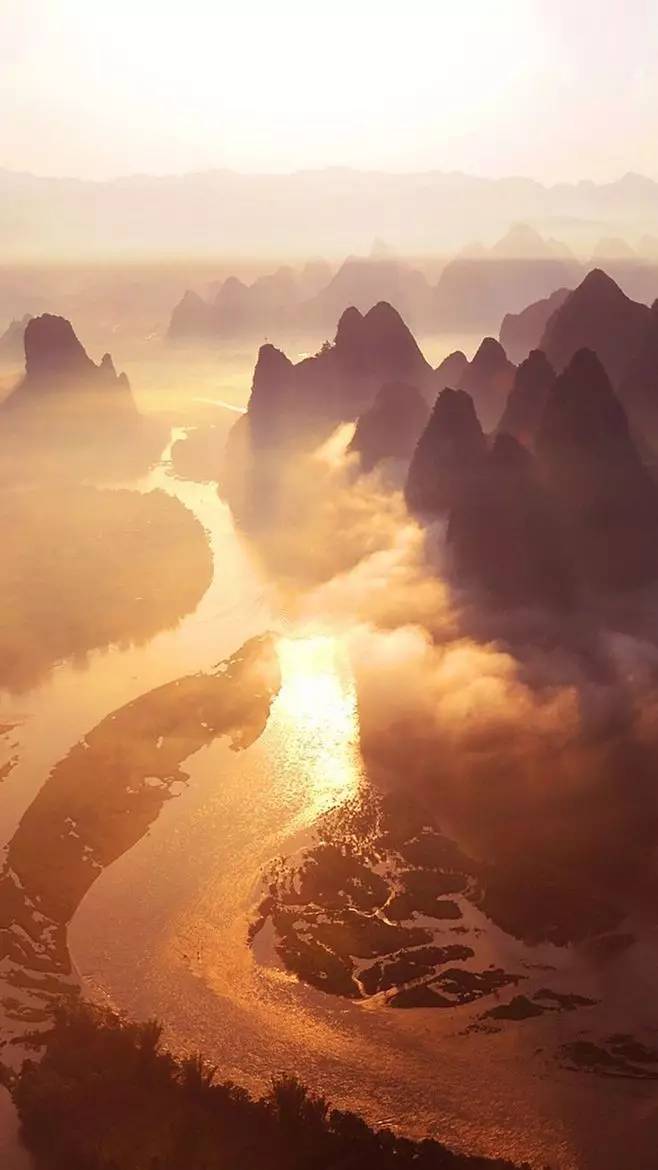 十首“很夸张”诗词，古人吹牛！更胜一筹！