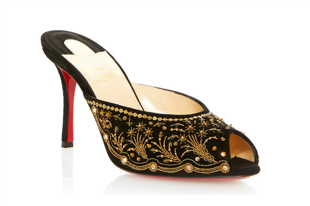【是日美好事物】意大利品牌REPLAY在上海办秀 红底鞋的宫廷风系列
