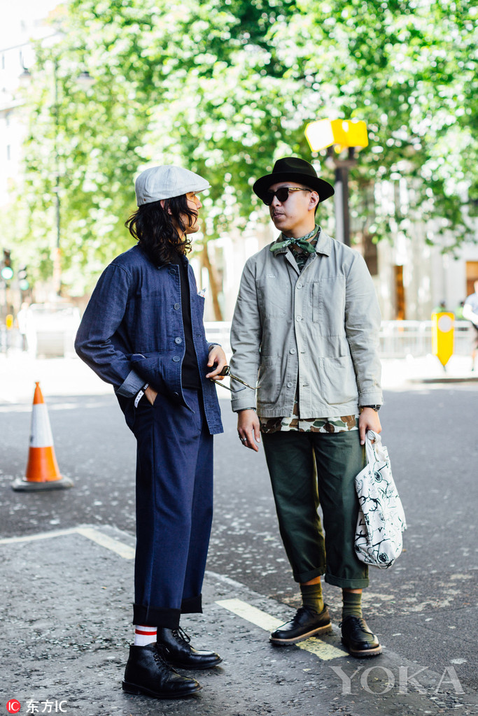 黑皮鞋到底能不能搭白袜？看看潮人示范你就明白啦！