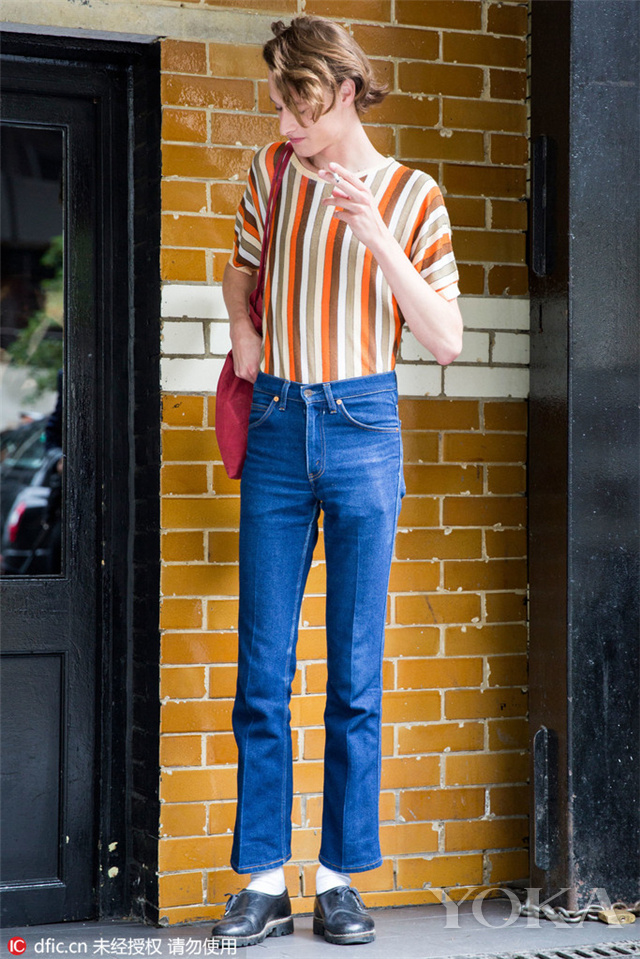 黑皮鞋到底能不能搭白袜？看看潮人示范你就明白啦！