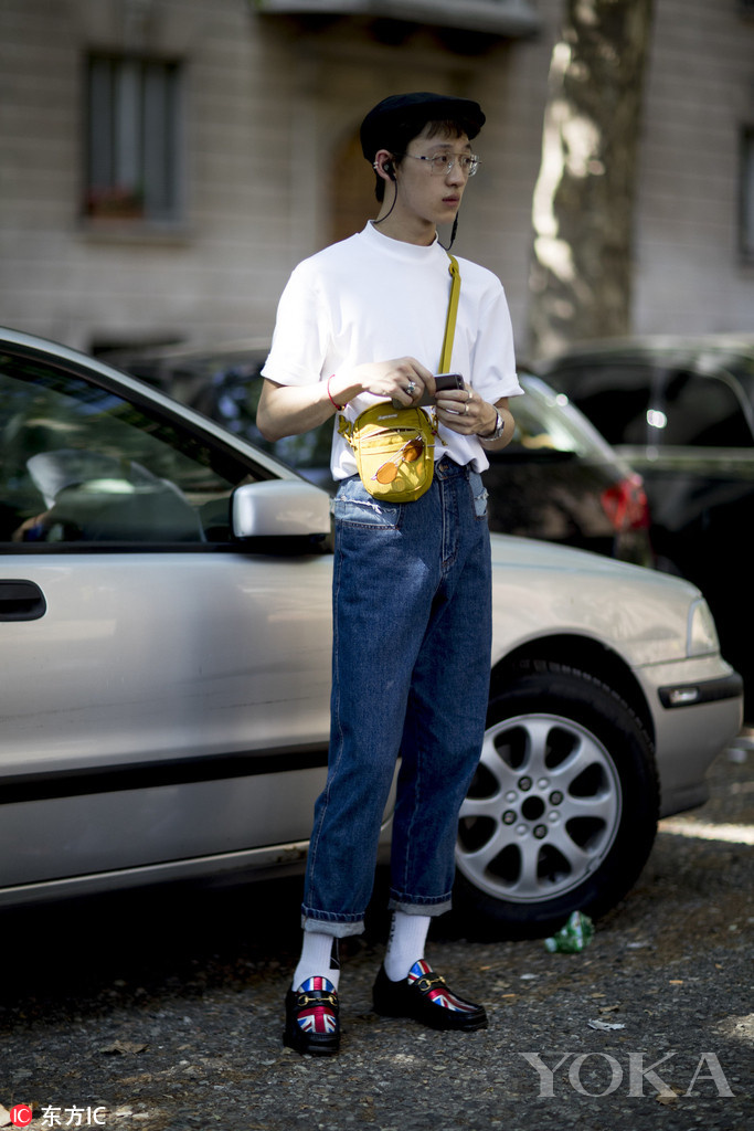 黑皮鞋到底能不能搭白袜？看看潮人示范你就明白啦！