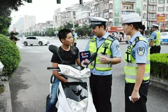 百色交警执法直播，超35万网民“围观”！