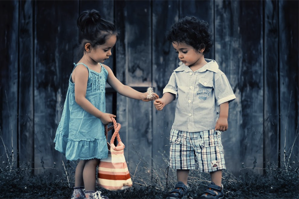 生了个女儿怎么发朋友圈说说 生了一个千金的说说