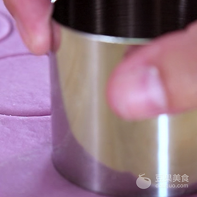 紫薯玫瑰花饅頭,紫薯玫瑰花饅頭的做法