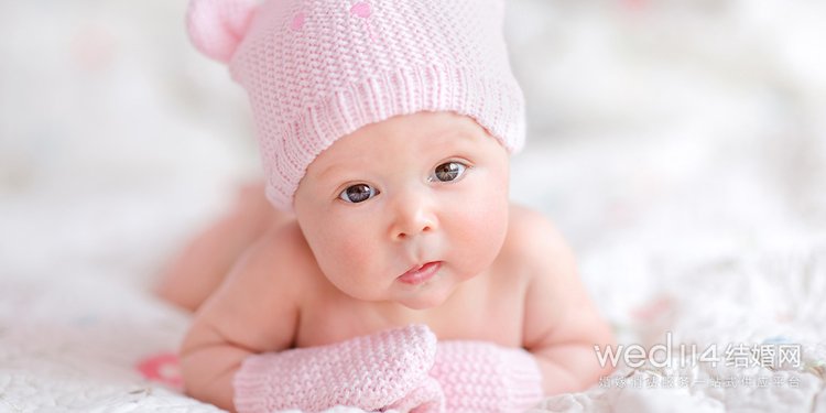 女儿满月酒朋友圈通知 办满月酒怎么发朋友圈