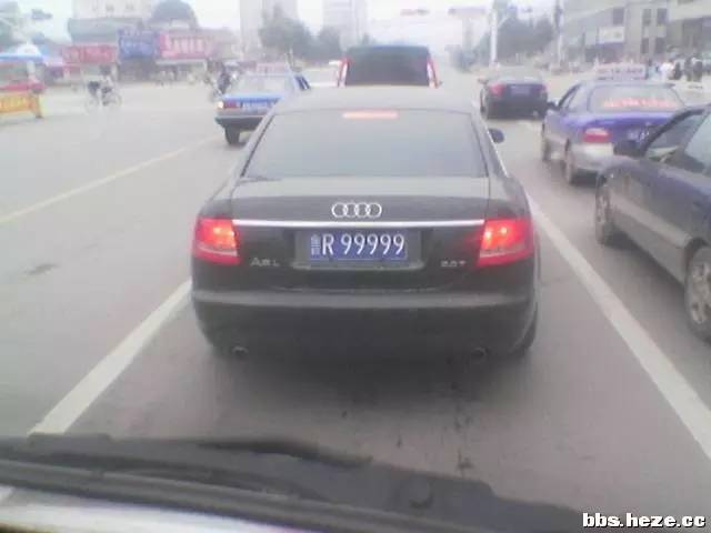 鲁R88888、鲁R99999等车牌竟然在他们身上