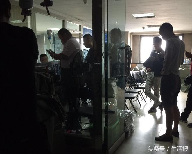 外卖“骑士”质疑“达达”太霸道，接单赚91块多不让提现只让花！赚够百元才给提 继续接单还得买指定餐箱