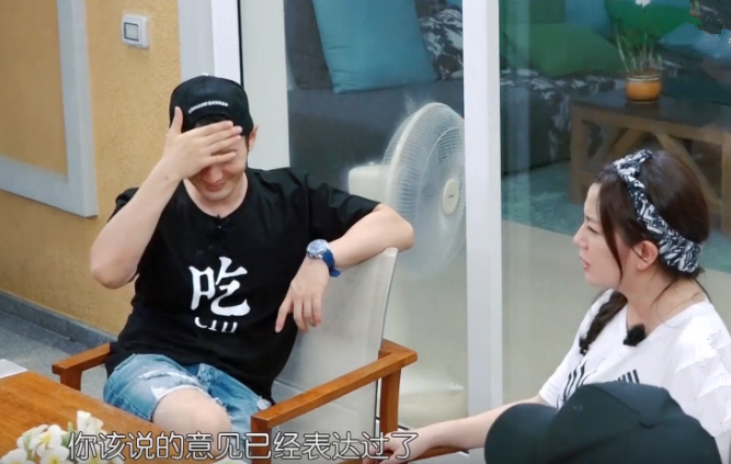 和黄晓明吵架吓到节目组，赵薇霸气怼道：他大学时候很孝顺