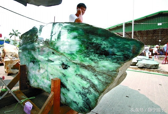 人工合成玉怎么样来识别？三步到位