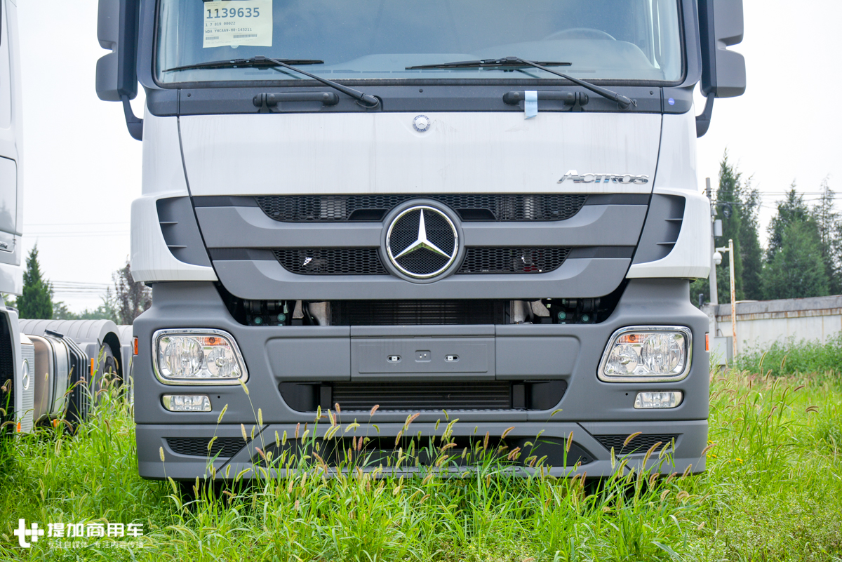 这台奔驰单桥载货车告诉您