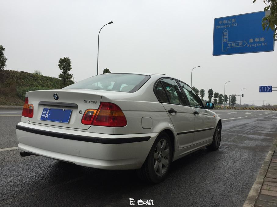 买了一辆车况完美的二手宝马3系经典E46，车主乐了好几天！