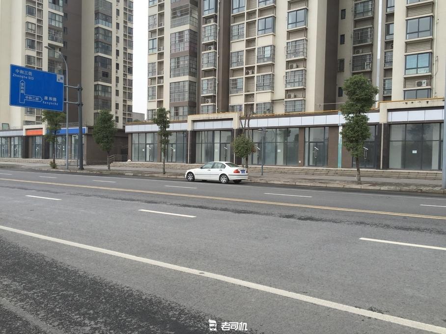 买了一辆车况完美的二手宝马3系经典E46，车主乐了好几天！