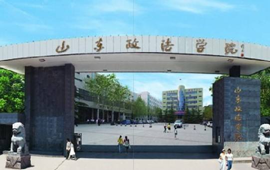 哪所法学院校的校训最能体现“法的精神”？