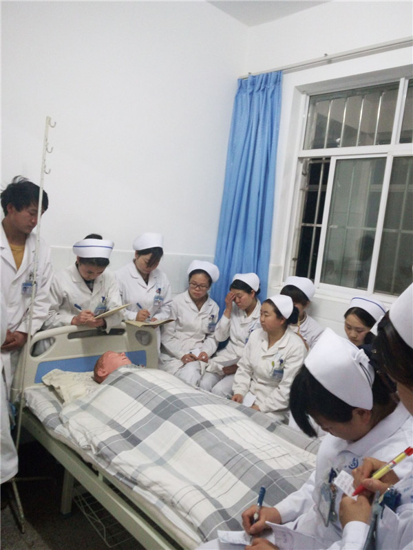 富源营上卫生院对护理人员进行“三基”“三严”培训