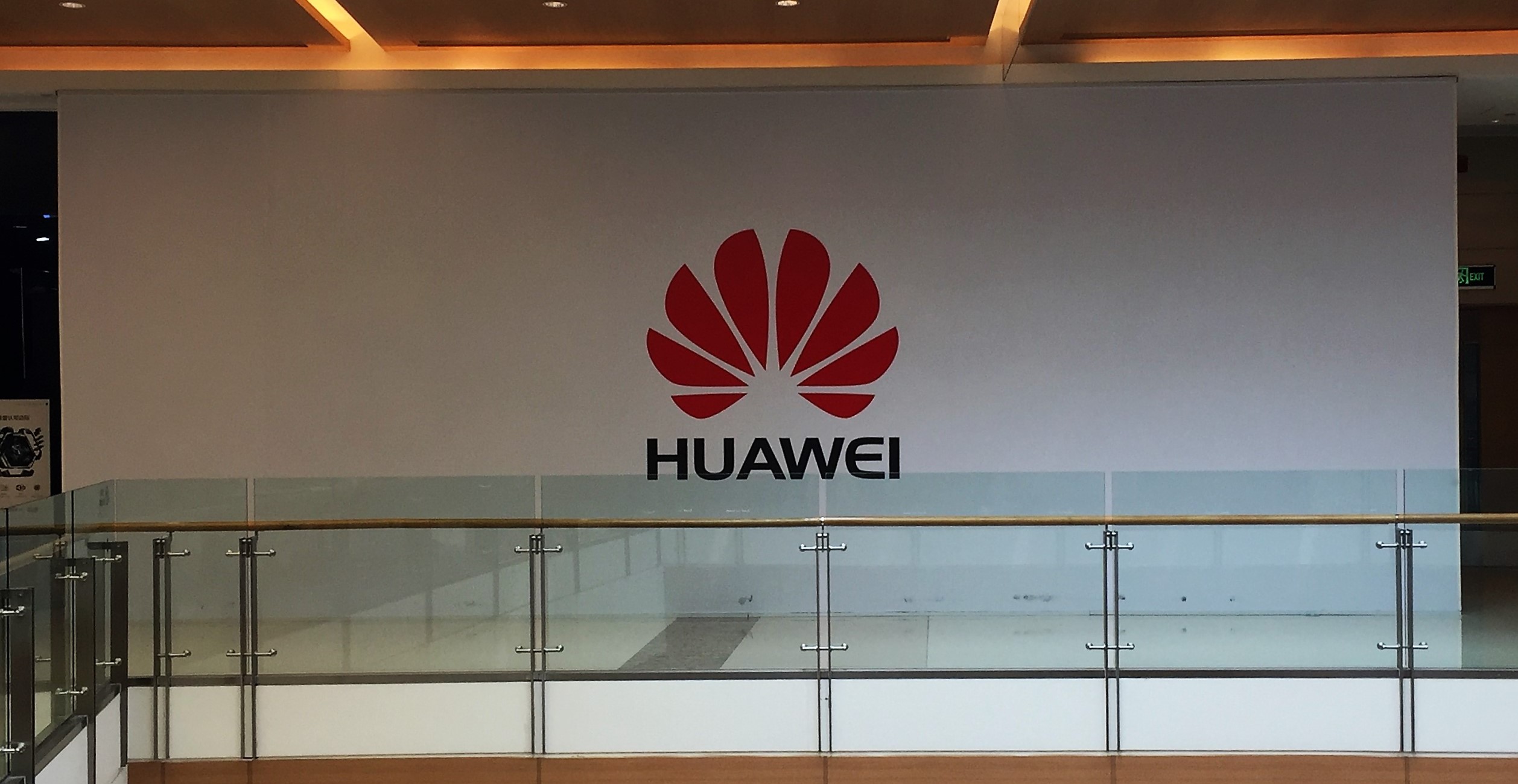 郑州万象城17上半年收入微降，强压之下能否现转机？