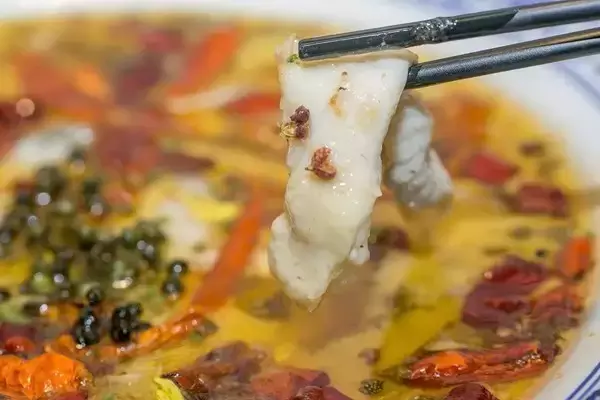 银屏巷,不足300米长,却引无数吃货痴迷的美食小巷!