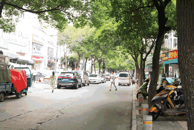 银屏巷，不足300米长，却引无数吃货痴迷的美食小巷！