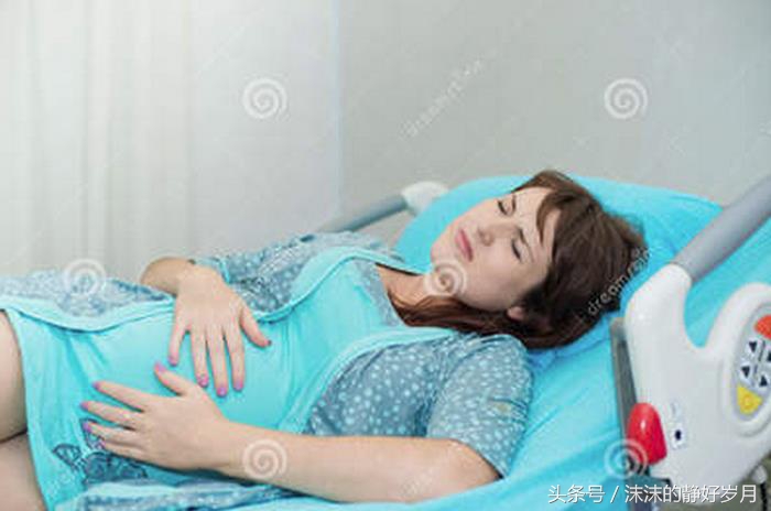 孕妈妈肚皮瘙痒原因不同，但需要引起足够重视；也许是病，得治！